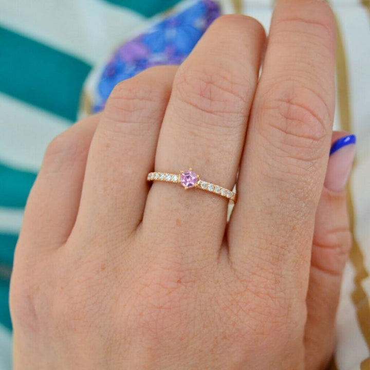 Sulu 18K Rosaguld Ring m. Diamanter & Safir