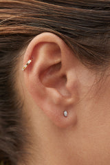 Triple Tag 18K Guld Huggie m. Diamanter