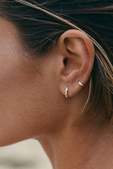 Triple Tag 18K Guld Huggie m. Diamanter