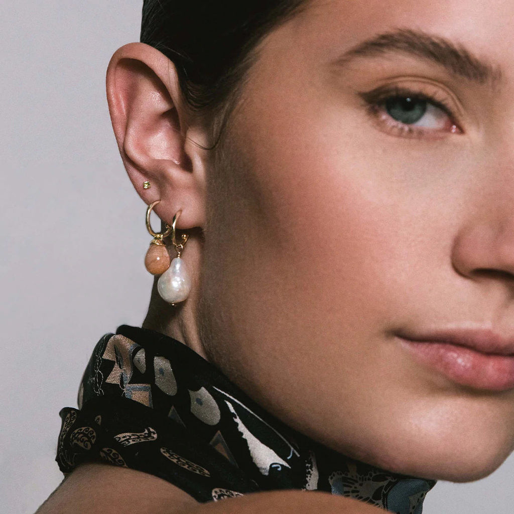 10K Gold Pendant w. Sunstone