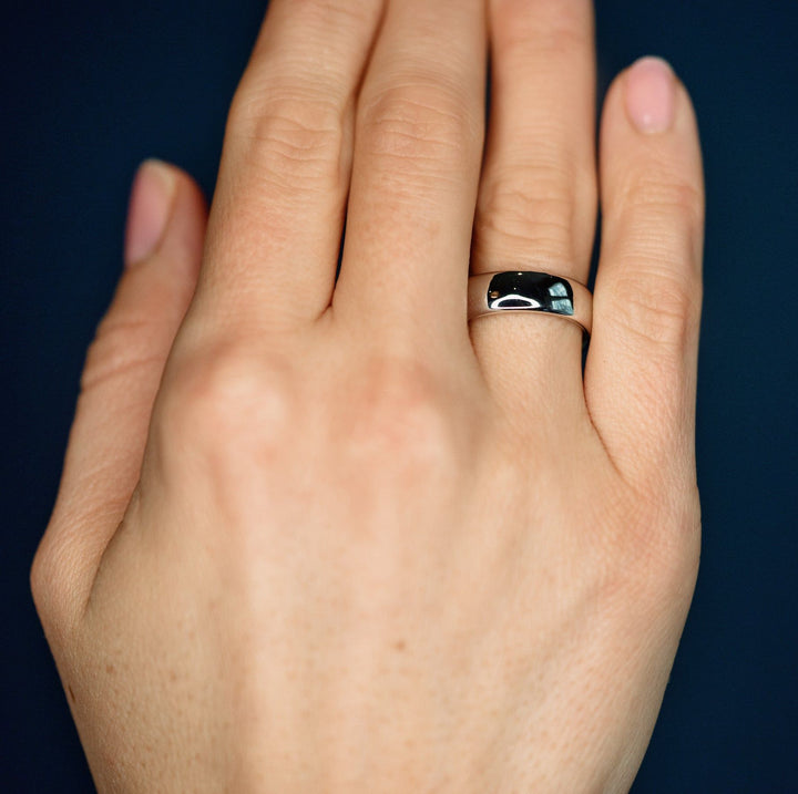 The Pure 6 mm 18K Gold, Whitegold or Rosegold Ring