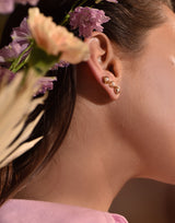 Venus Clam 18K Gold Studs w. Pearls