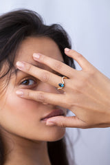 Mutu Kola 18K Gold Ring w. Diamonds & Sapphires