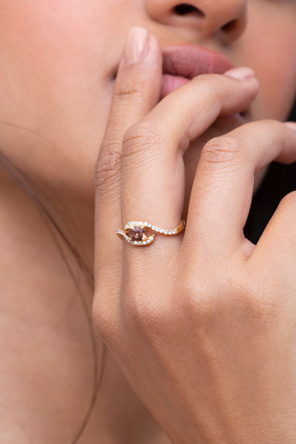 Pic Payi 18K Gold Ring w. Diamonds & Sapphire