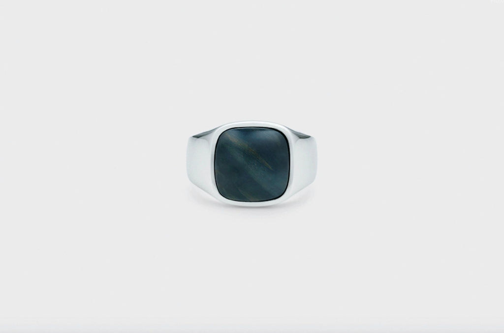 IX Cushion Signet Silver Ring w. Hawks Eye Ring