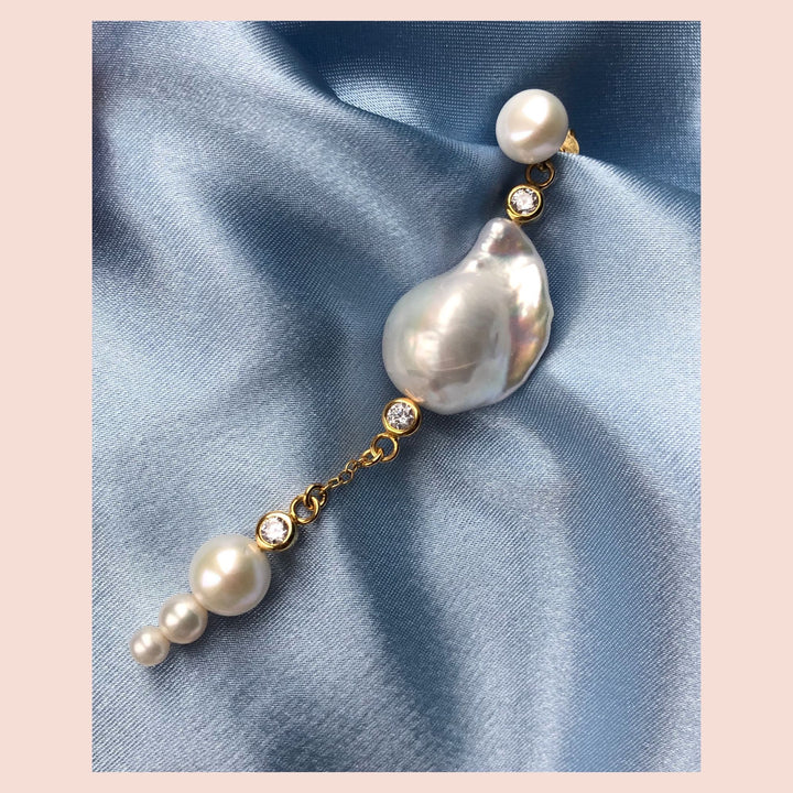 Queen Conch 18K Gold Plated Stud w. White Pearls