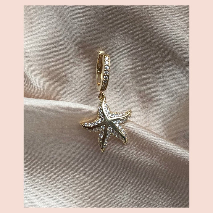 Sparkly Starfish 18K Gold Plated Hoop w. White Zirconias