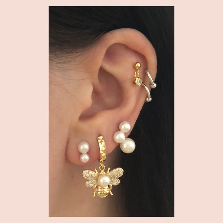 Honey Bee 18K Gold Plated Hoop w. White Pearls