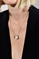 Camelia Goldkette aus 18K I Diamanten & Krystall Quartz