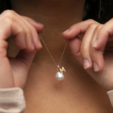 Buchstabe "M" Anhänger aus 10K Gold I Diamanten