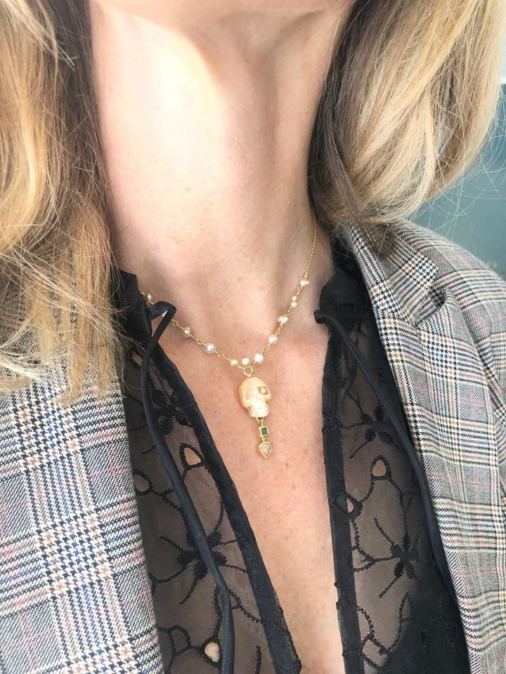 Memento Moderi Goldkette I Koralle, Perlen, Saphir & Diamant