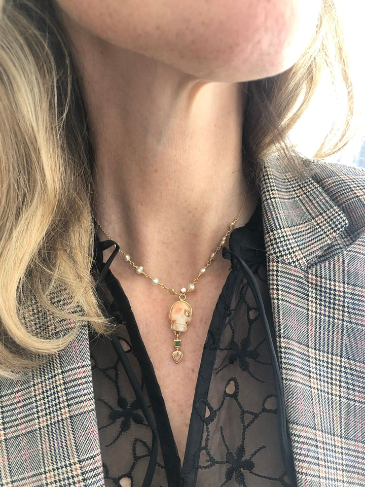 Memento Moderi Goldkette I Koralle, Perlen, Saphir & Diamant