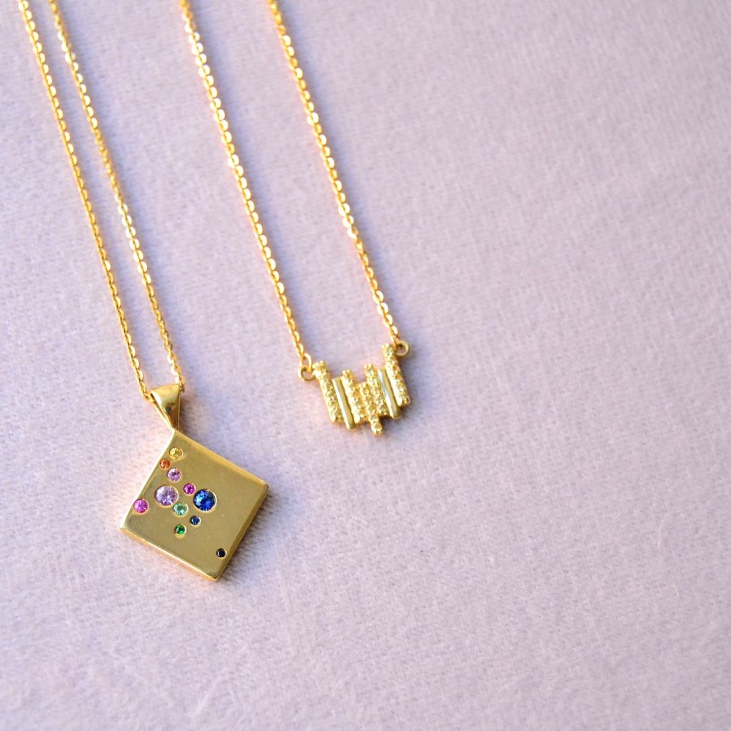 Mette 18K Gold Necklace w. Sapphires