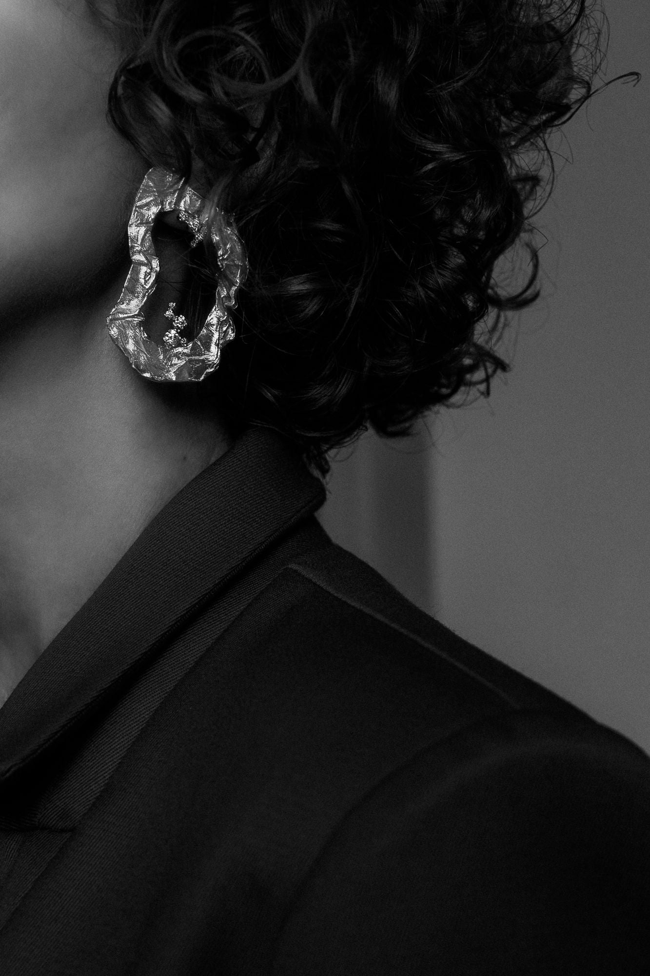 Fusion Big No 01 18K Gold, Whitegold or Rosegold Earrings w. Diamonds