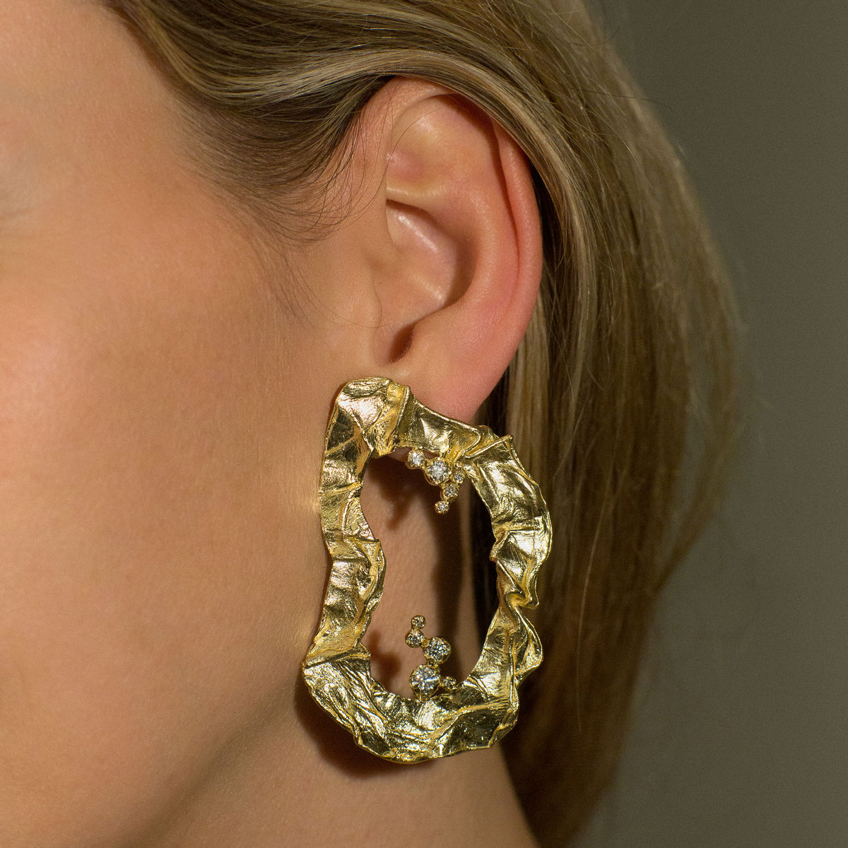 Fusion Big No 01 18K Gold, Whitegold or Rosegold Earrings w. Diamonds