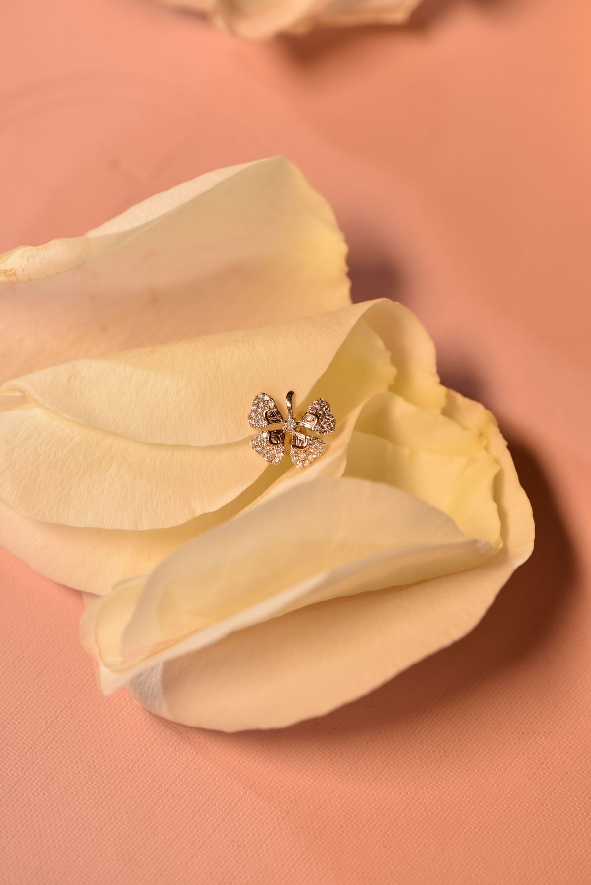 Four Leaf Clover 14K Gold Necklace w. Diamonds