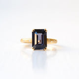 Anduru 18K Gold Ring w. Diamonds & Spinel