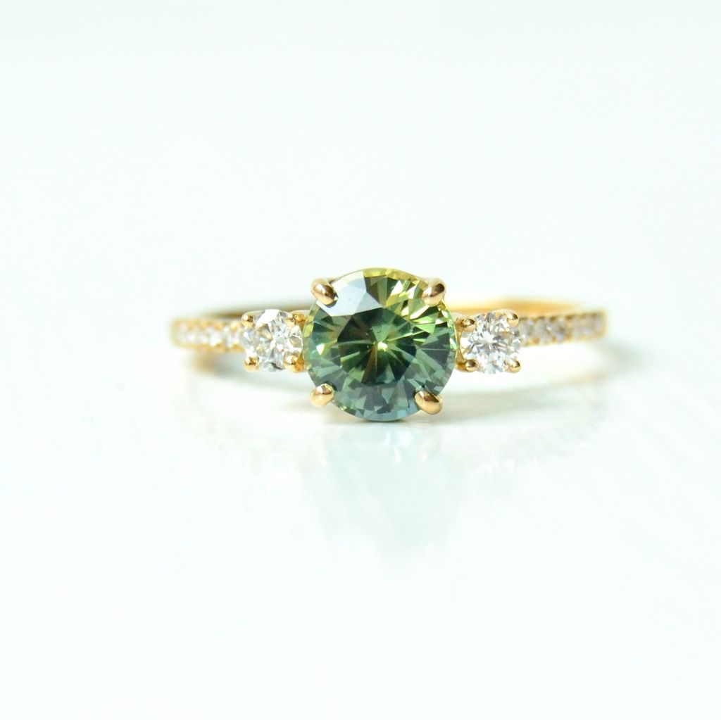 Boho Varna 18K Gold Ring w. Diamonds & Sapphire