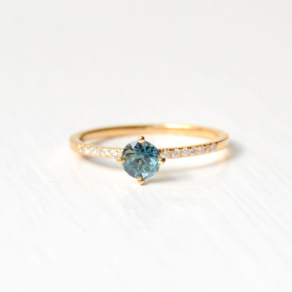 Hima Kola 18K Guld Ring m. Safir & Diamanter