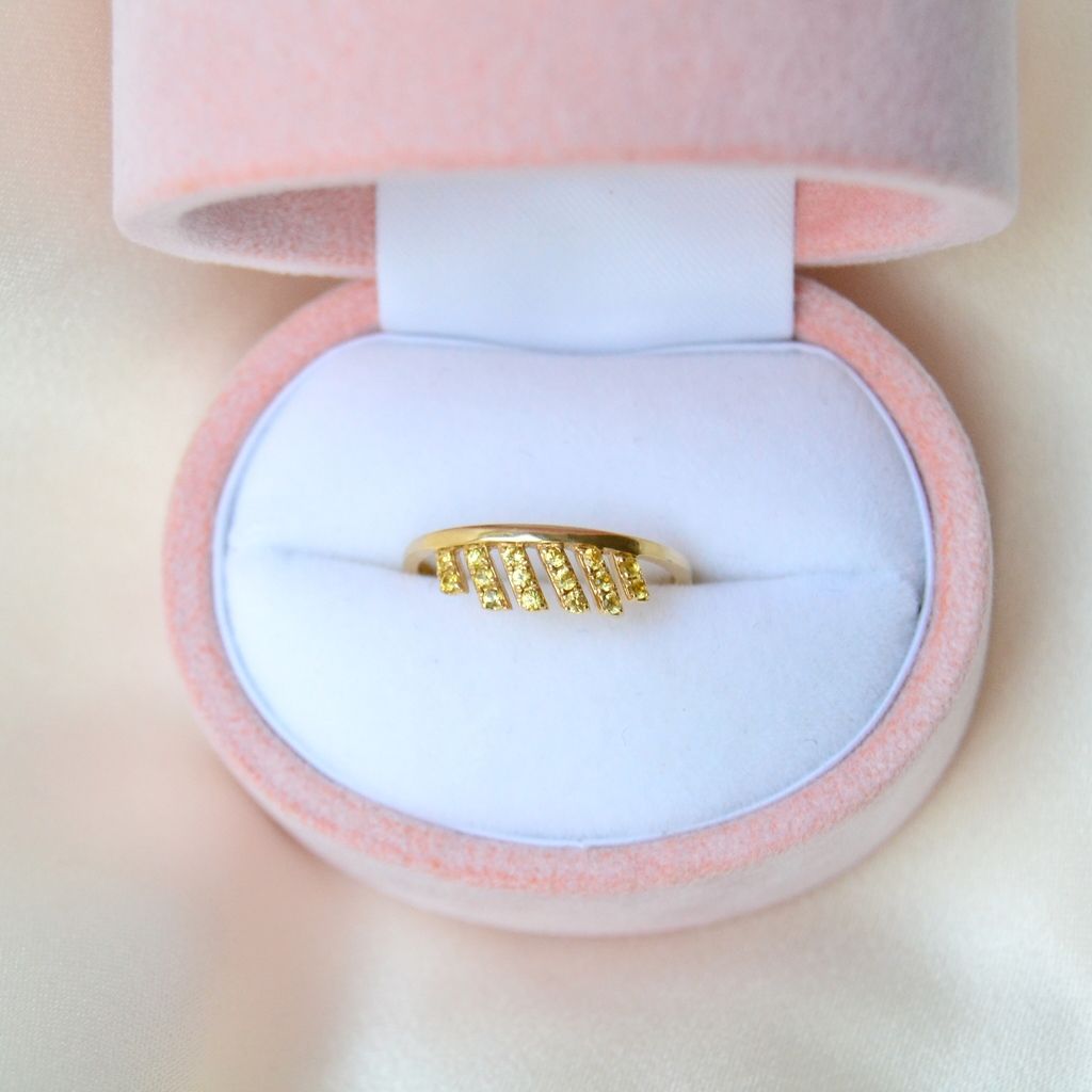 Mette 14K Gold Ring w. Sapphires