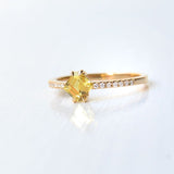 Tada Kaha 18K Gold Ring w. Sapphire & Diamonds