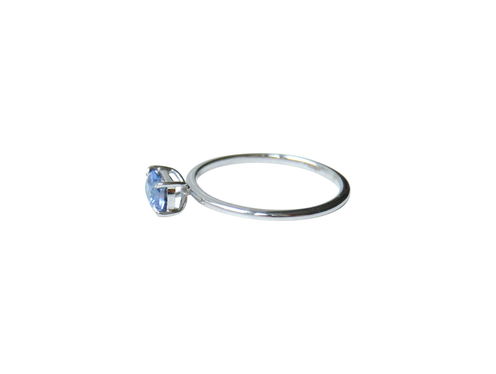 Loku Ekala 18K Whitegold Ring w. Sapphire