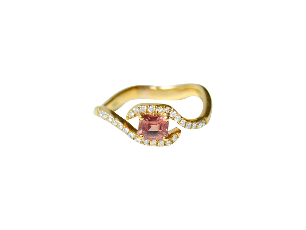Pic Payi 18K Gold Ring w. Diamonds & Sapphire