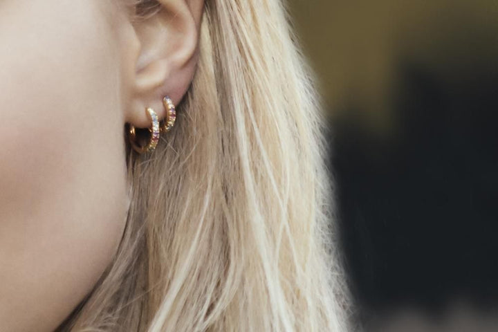 Ellera small Gold Plated Hoops w. Yellow, Pink, Blue, Green, Purple & Red Zirconias