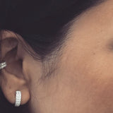 Parallel Medium 18K Gold, Rosegold or Whitegold Hoops w. Diamonds