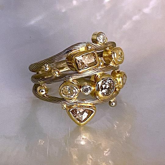 Triple Seafire 18K & 22K Gold & Whitegold Ring w. Diamond