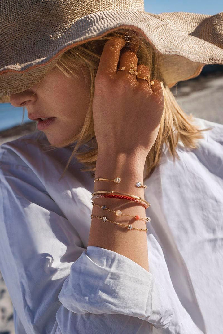 Nature 18K Gold Bangle w. Diamonds