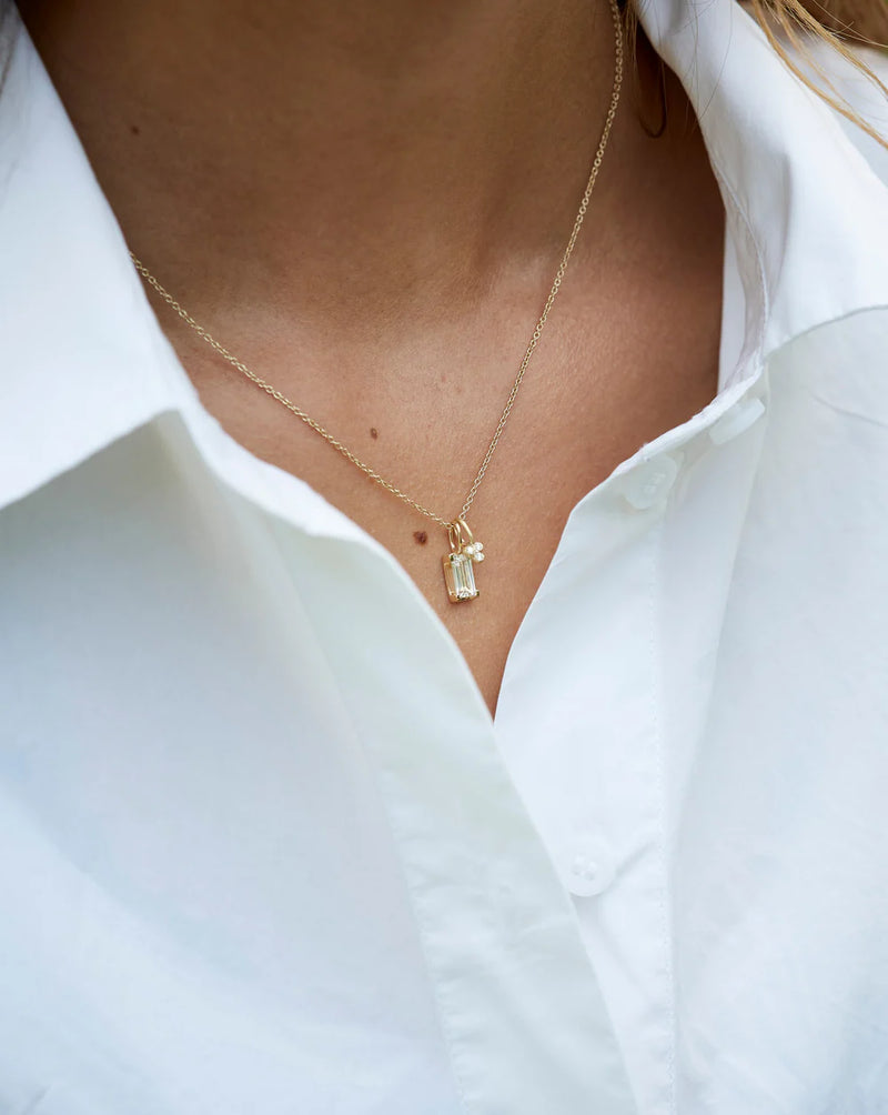 Ro 18K Gold Necklace w. Diamond