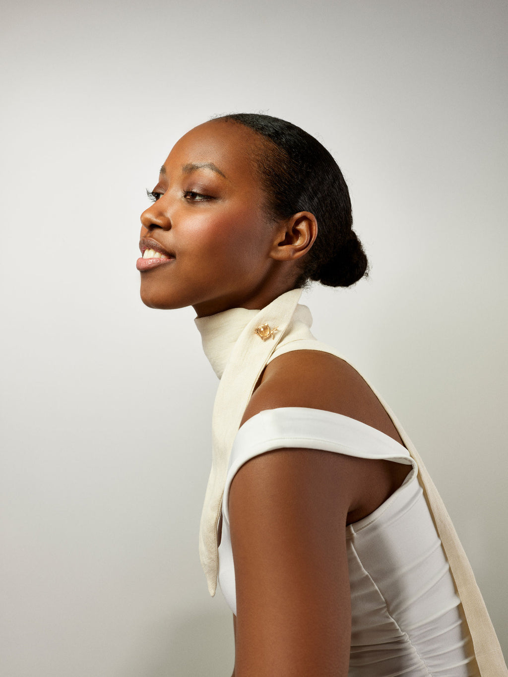 Young Fish 18K Gold Brooche w. Quartz