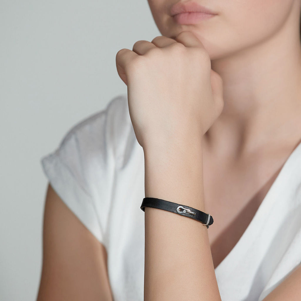 Revolution Black Leather 18K Whitegold Bracelet w. Diamonds