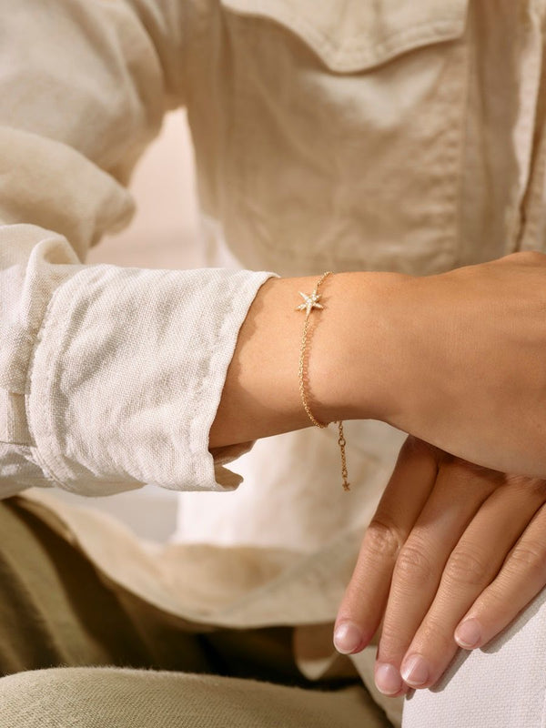 Funky Stars 18K Gold Bracelet w. 0.15ct Diamonds