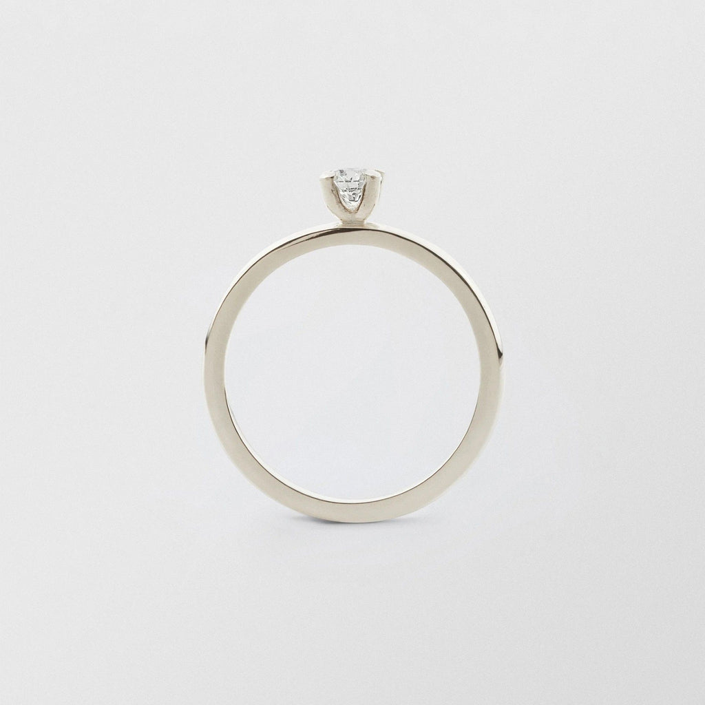 Soft 18K White Gold Ring w.  0.25ct Diamond