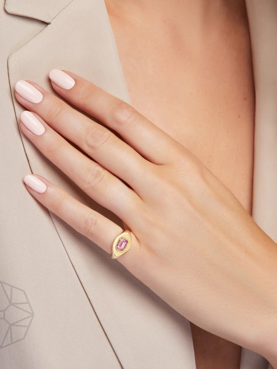 Pink Saphir 14k Gold Signet Ring