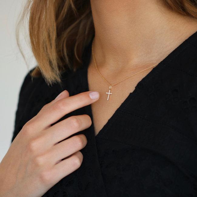 Rock Classic Kreuzanhänger aus 18K Weißgold I Diamanten