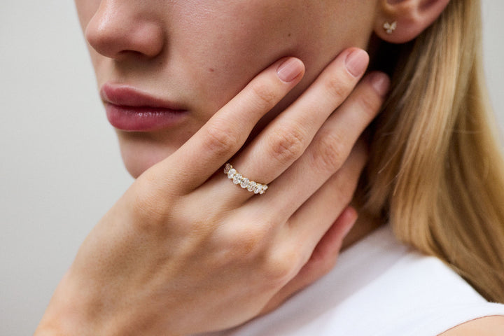 Oval Cut Half Eternity 14k or 18k Whitegold Ring w. Lab-Grown Diamonds