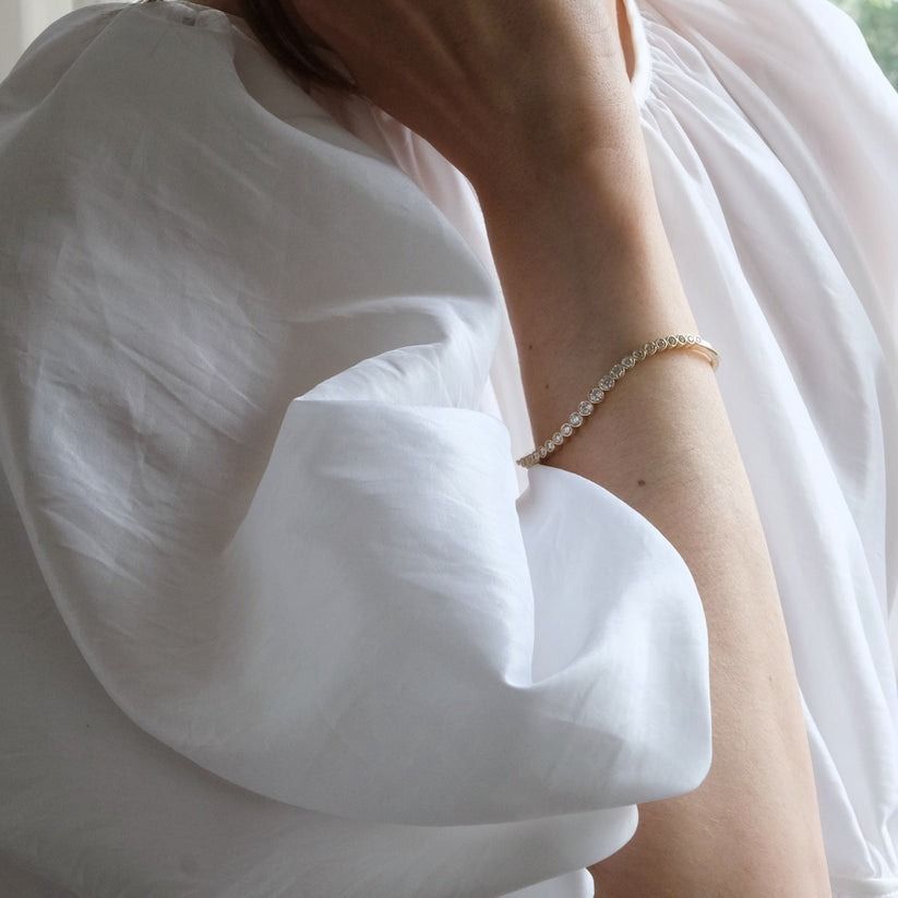 Cara 14K Gold Armreifen w. Diamanten