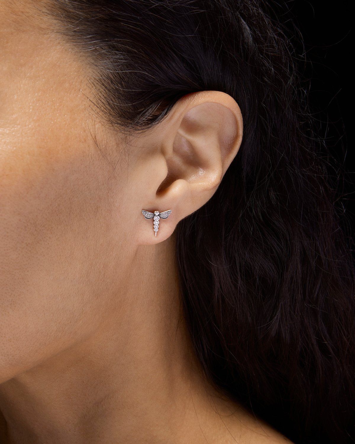 Dragonfly Silver Ear Stud w. Lab-Grow.n Diamond