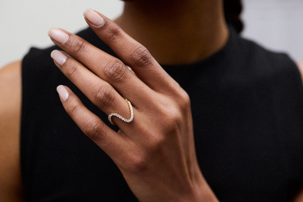 Curvy 14k or 18k Gold Ring w. Lab-Grown Diamonds