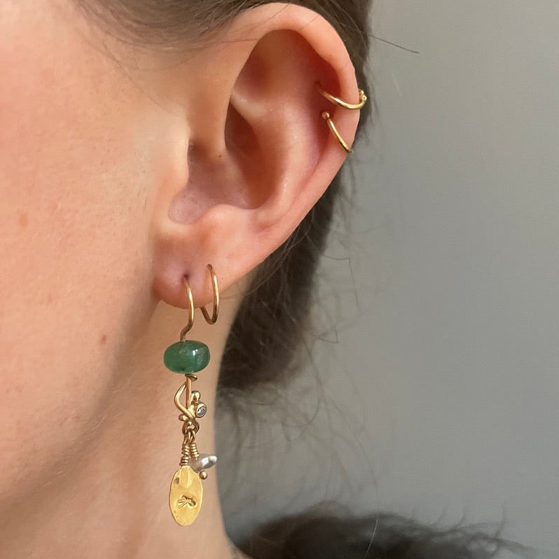 Spiral Seafire 18K & 22K Guld Ørering m. Perle, Smaragd & Diamant