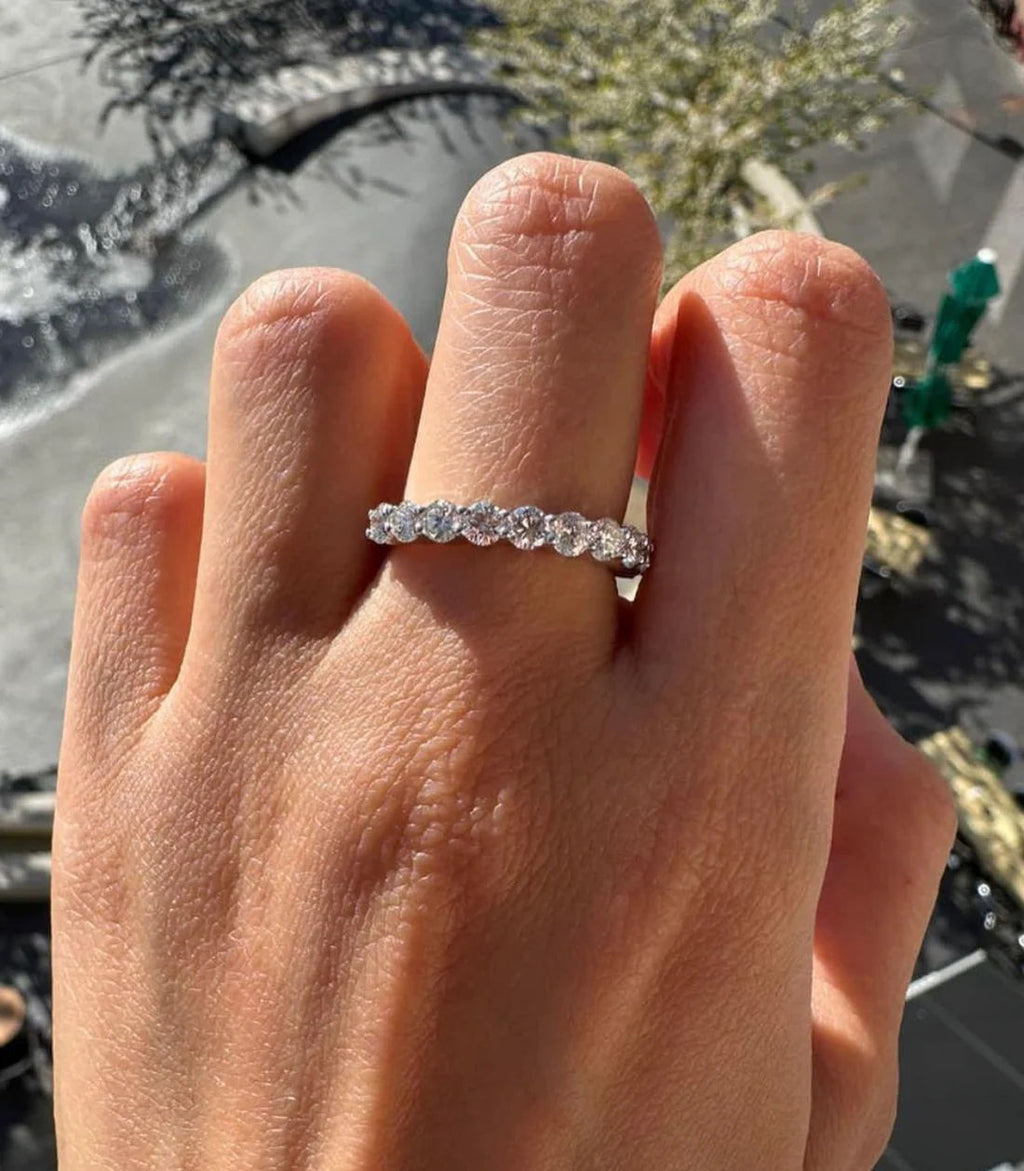 Mel 14k Weißgoldring w. Diamanten