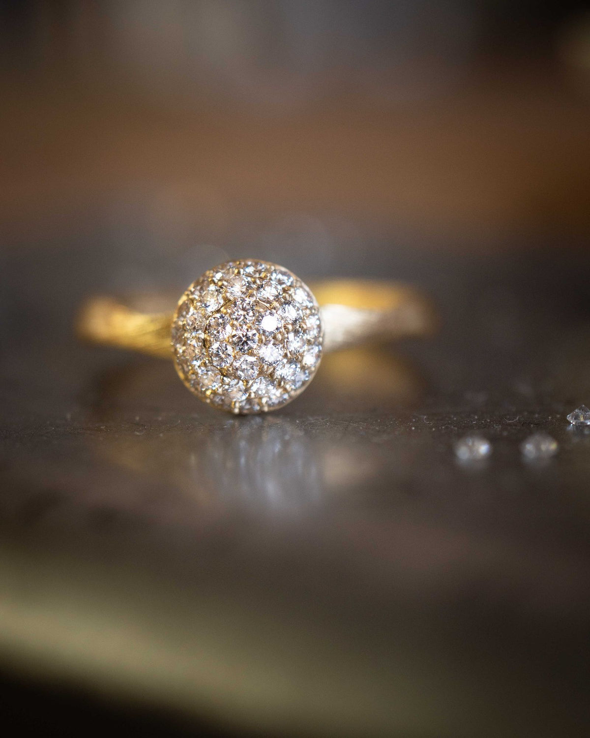 Small Mushroom Beam 18K Guld Ring m. Diamanter