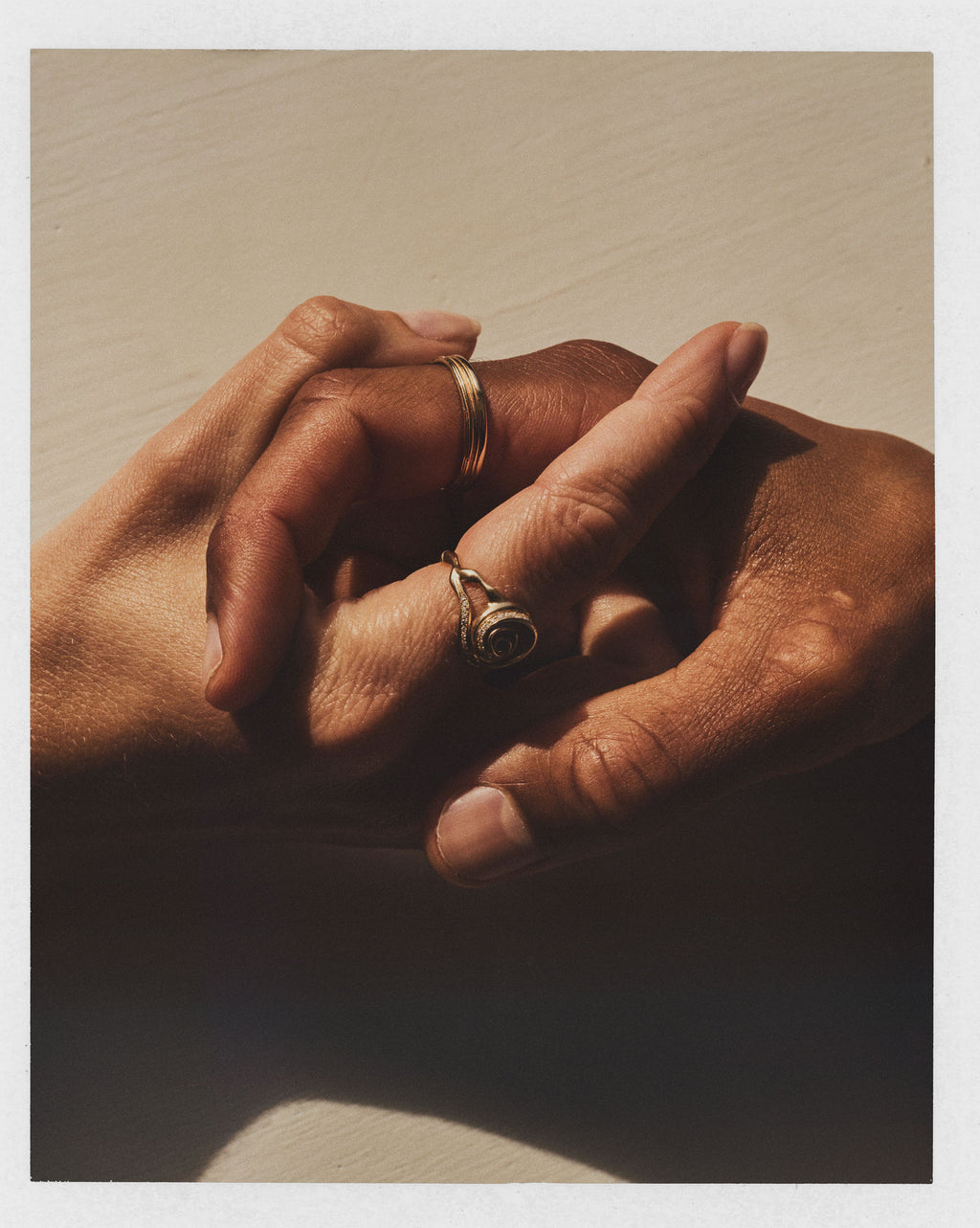 Cochlea Grande 14K Goldring mit Pavé Diamanten