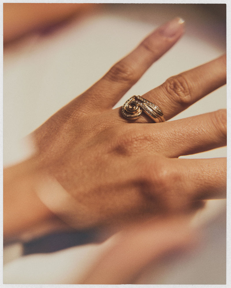 Unda Pavé 14K Gold Ring w. Diamonds