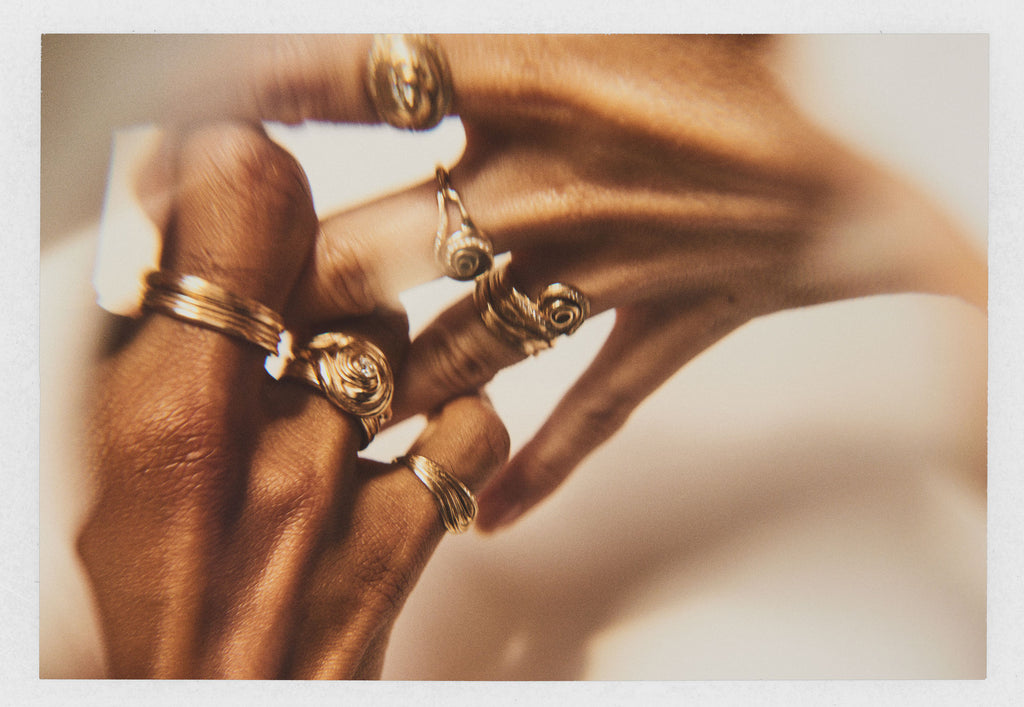 Cochlea 14K Gold Ring w. Pavé Diamonds