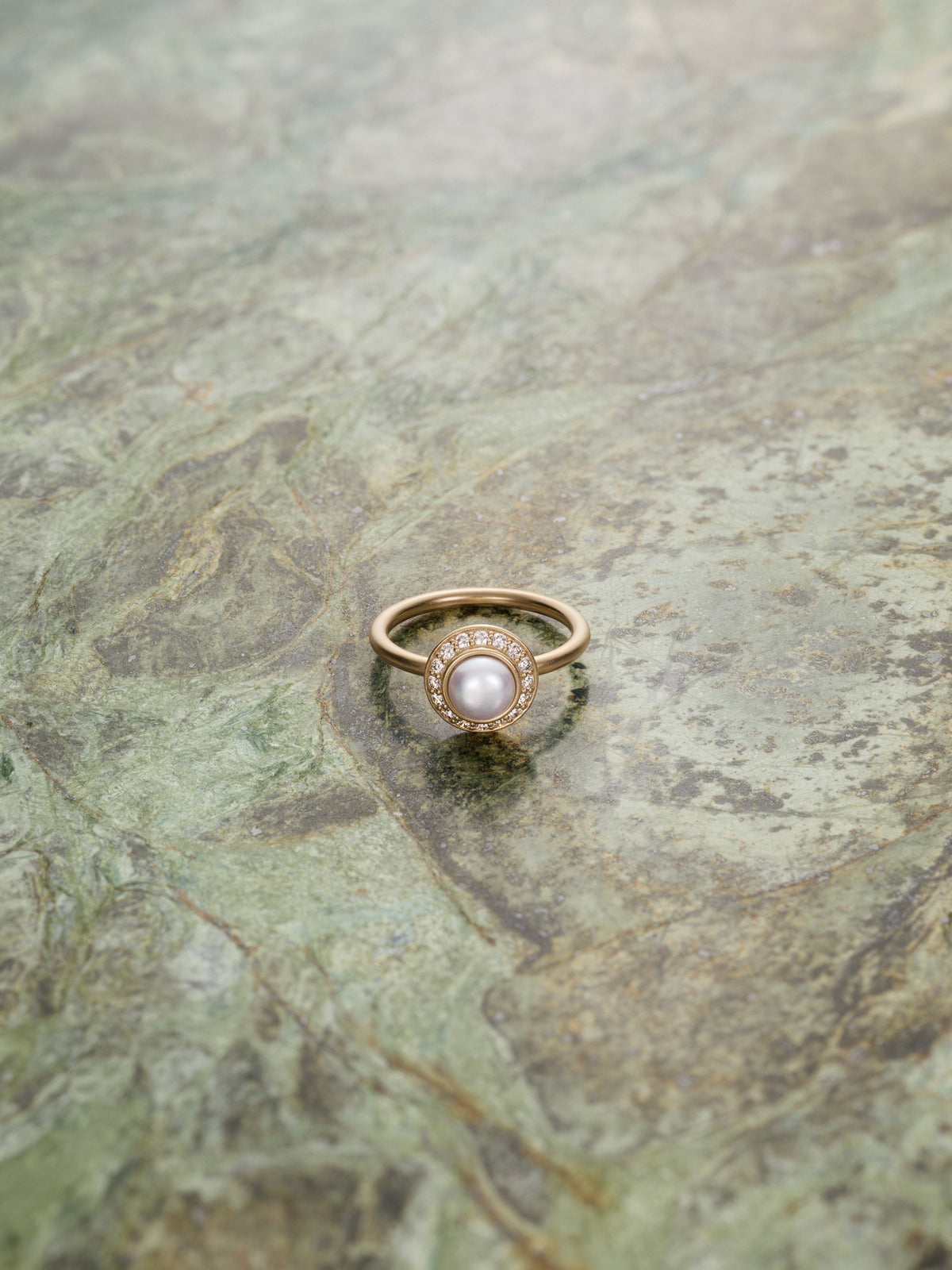 Elaine 14K Gold Ring w. Diamonds & Freshwater Pearl