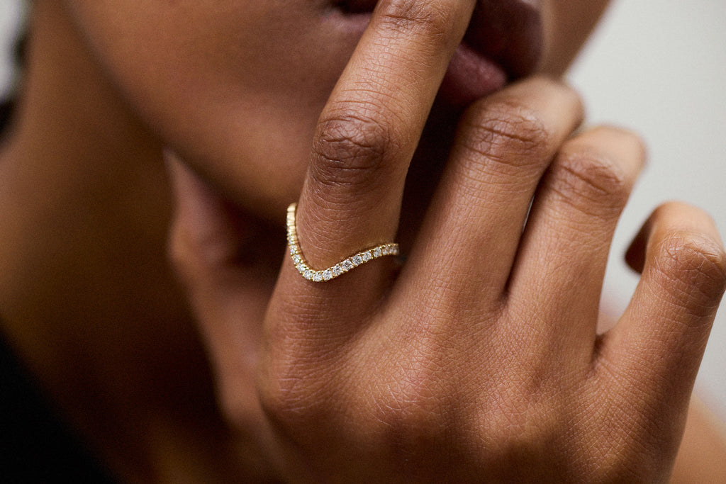 Wavy Eternity 14k or 18k Gold Ring w. Lab-Grown Diamonds